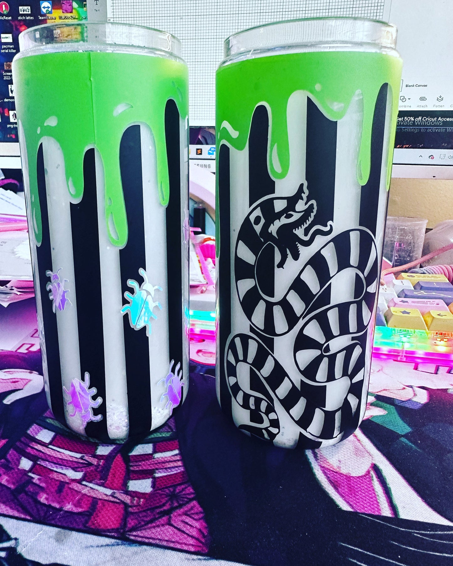 Beetlejuice snake drip snowglobe 16 oz glass tumbler Glow in the dark